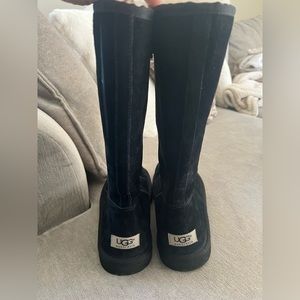 UGG Australian Black Classic Tall Leather Sheepskin, Women’s 8 zip-up, fur lined